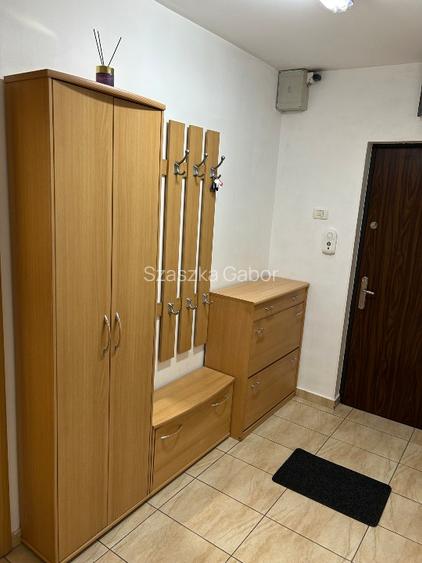 Inchiriez (ofer) apartament 3 camere decomandat , zona centrala , cu parcare - 15