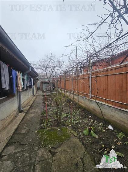 Casa individuala 3 camere, curte libera 225 mp, zona Piata Resita