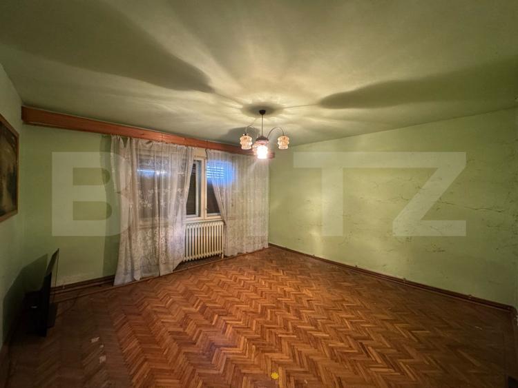Casă solidă cu garaj și teren de 3.400 mp, Deva