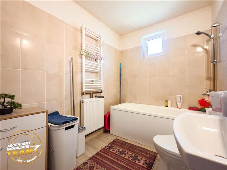 Vrei sa auzi ciripitul pasarilor,sa fii langa izvoarele termale:Casa modern util