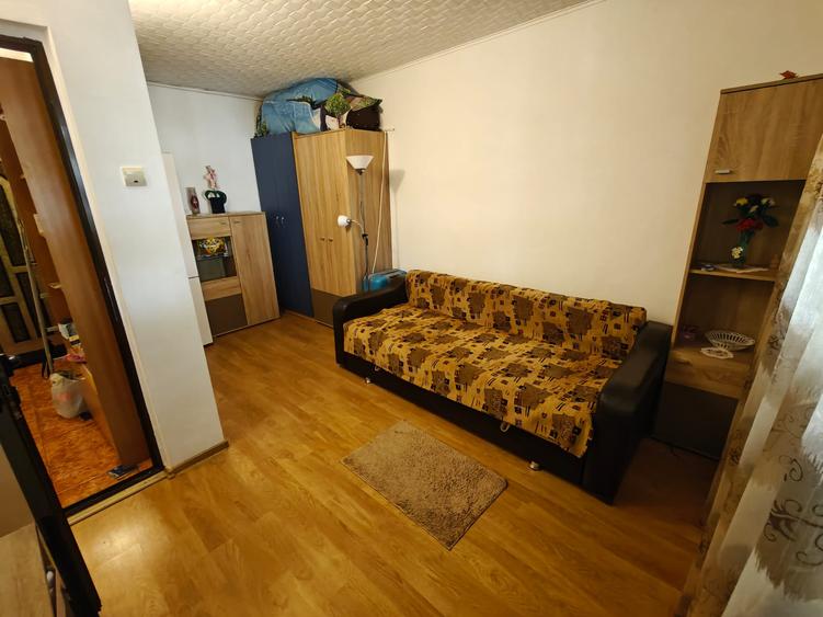 2 camere , bloc 1975, pe str. Valea Lunga