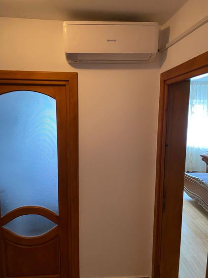 Apartament 2 camere central (Dance Club), decomandat, etajul 4/4, acoperis.