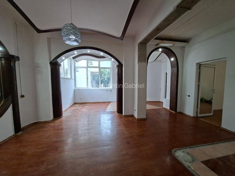 Piata Unirii, Calea Calarasilor, Hala Traian, PROPRIETAR, vand casa P+M, 4 cam. - 2