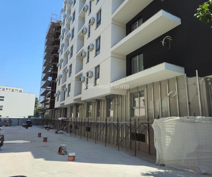 4  camere/bloc  nou/zona Centrul  Comercial  Grand  Arena/comision 0  cumparator - 6