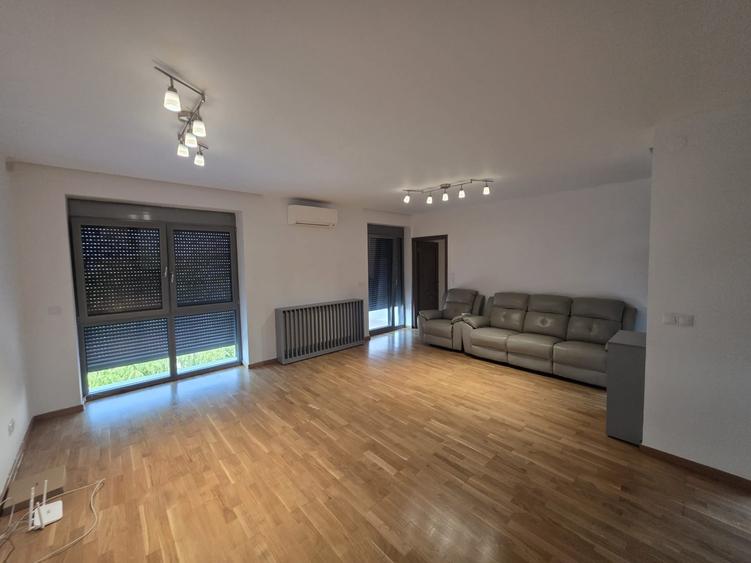 BANEASA GREEN LAKE COMPLEX APARTAMENT 4 CAMERE LOC PARCARE SI BOXA
