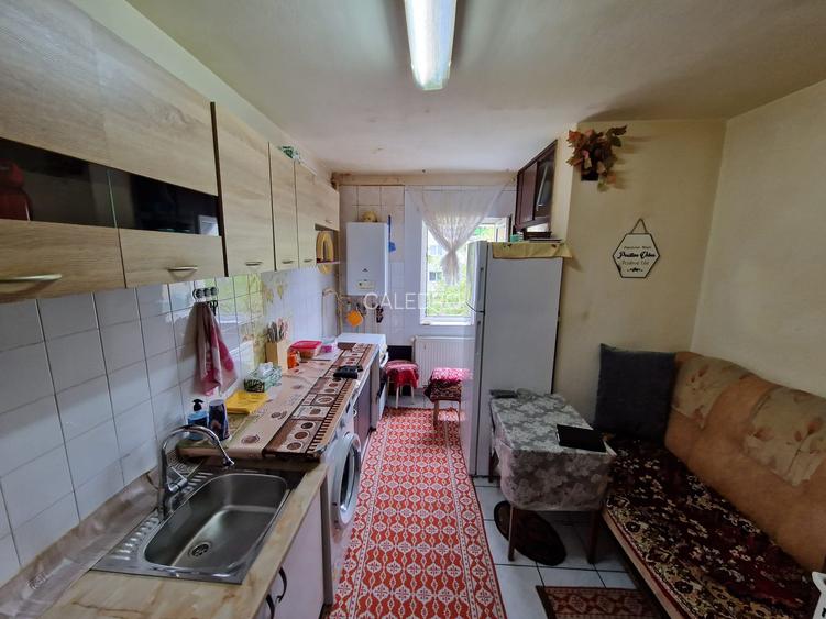Apartament 4 camere  semicentral zona strazii Bucuresti - 2