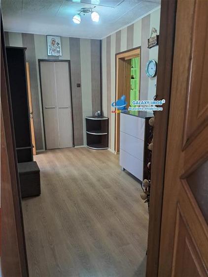 DE VANZARE APARTAMENT CU 3 CAMERE MODERN BRADU