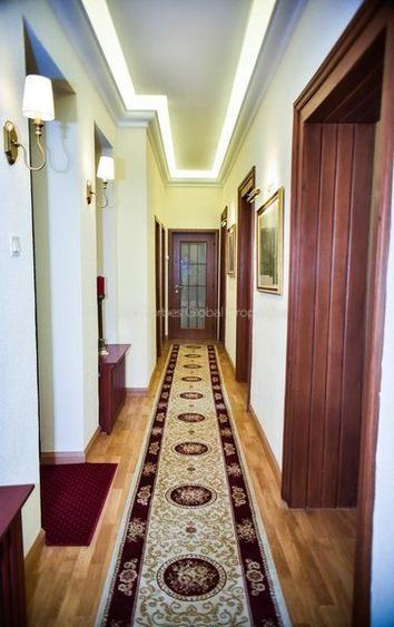 Casă / Vilă ROSETTI