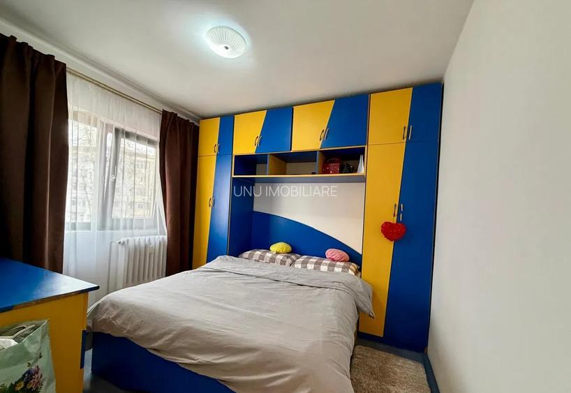 etaj 1 ap 2 camere decomandat zona nicolina 1 in spate la lidl - 4