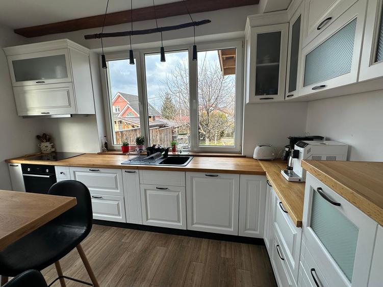Vand casa 5 camere - 3 bai - 627 mp teren - Tocile