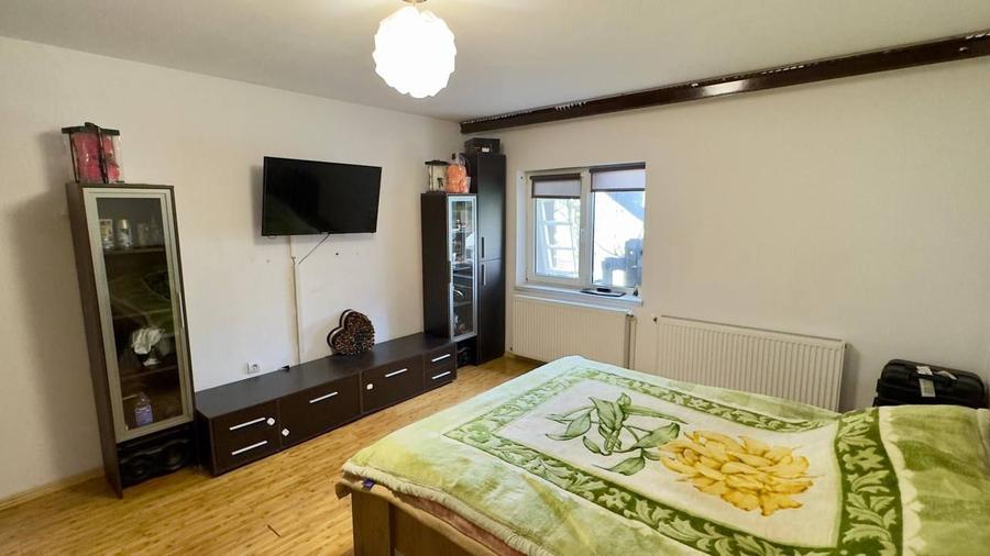 Casa 6 camere individuala Chitila langa Lidl !