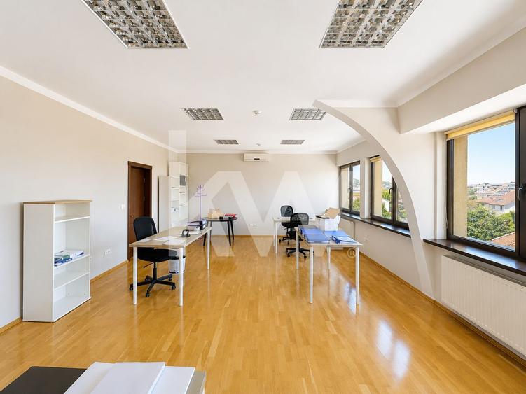 SPAȚIU BIROURI | 44,50 MP | MANSARDĂ | Zonă Centrală