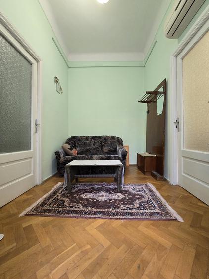 Mihai Eminescu, casa la curte, 75 mp