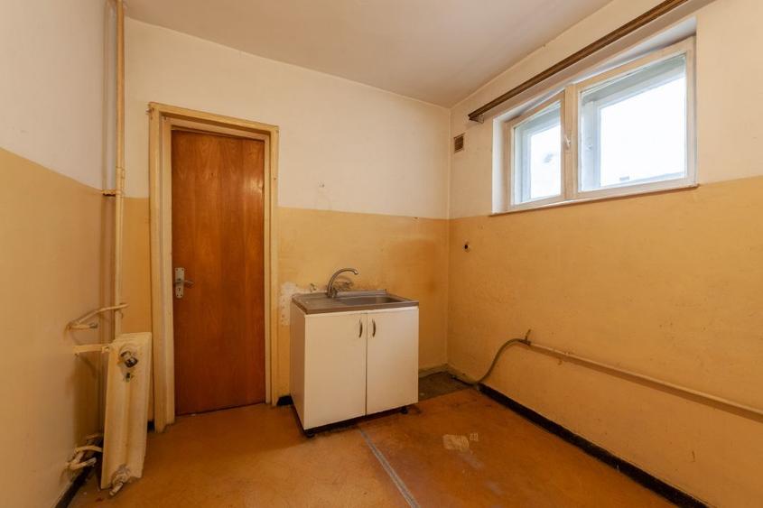 3 camere Războieni | Etaj 3 | Compartimentare circulară | Ideal pentru renovare