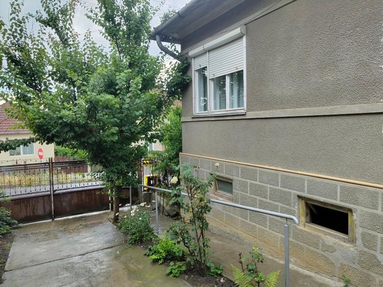 Casă individuală 180 mp + 800 mp teren/livadă – Sărmașu, jud. Mureș