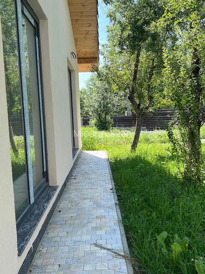 Breaza -Casă noua (parter) , cu teren generos de 1017 mp, zona centrala - 12