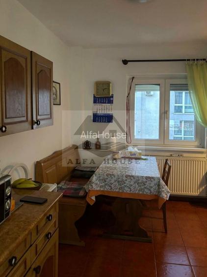 Apartament cu trei camere,  zona Racadau 75mp + doua balcoane 8mp - 4