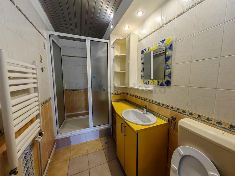 Vilă cu 4 camere de închiriat în zona Iancu Nicolae