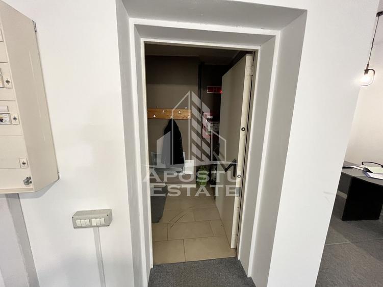 Spatiu SAD pentru birouri, de vanzare, zona Piata 700, Timisoara.
