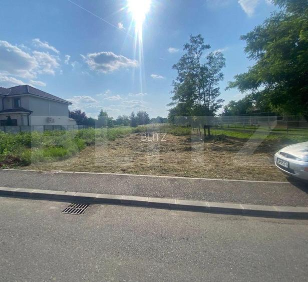 Blitz oferă spre vânzare un teren intravilan 20 ari cu front 12 metri - 2