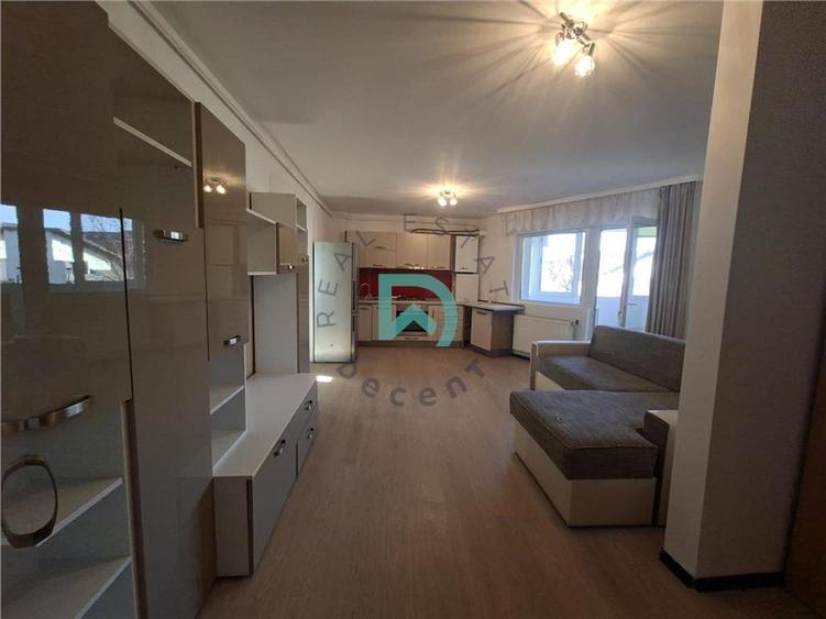 Apartament 2 camere tip studio, Tractorul, intermediar, loc de parcare, etaj 1