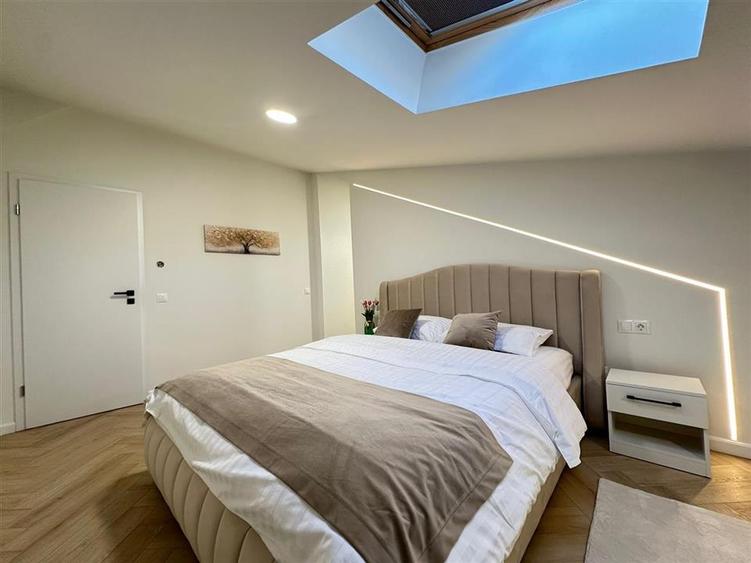 Penthouse 5 camere 3 bai Ansamblul Da Vinci