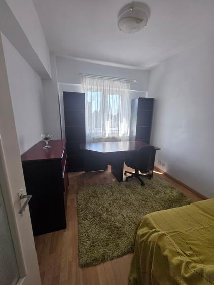 Casa de Cultura - apartament cu 4 camere, terasa, centrala pe gaz