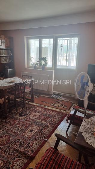 Apartament 3 camere de vanzare, zona Nord - Piață, decomandat, 84 mp - 2