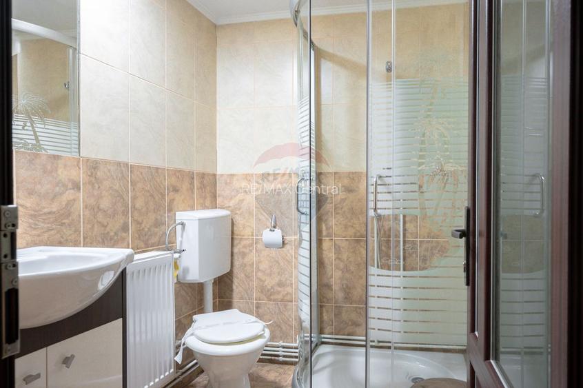 Cabană turistică, 12 camere cu restaurant, bucătărie + sală evenimente - 48