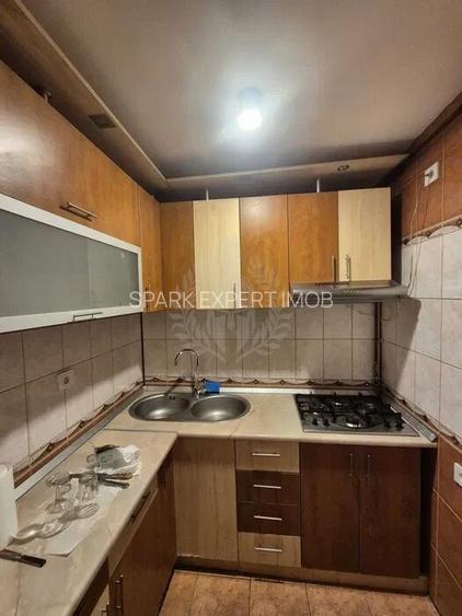//4 CAMERE//BULEVARDUL REPUBLICII// - 5