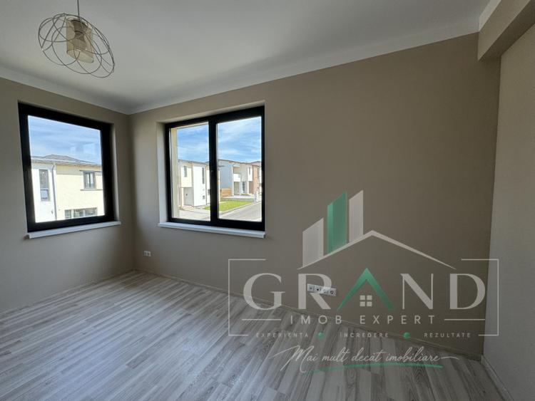 OPORTUNITATE!Casă individuală | 4 camere | 3 băi | Garaj | Terasă | Dezmir