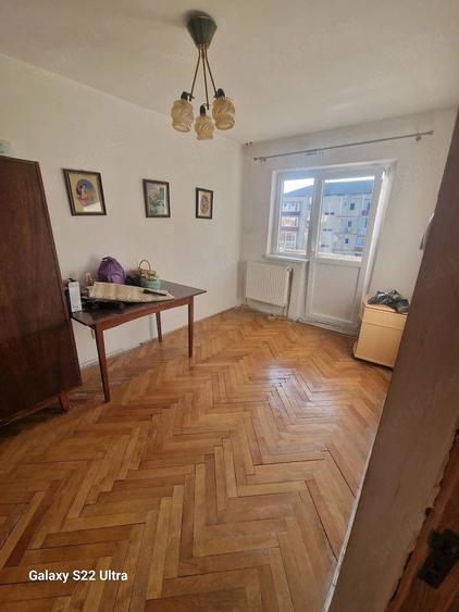 Decomandat. Centrala termica proprie. Suprafata utila generoasa.