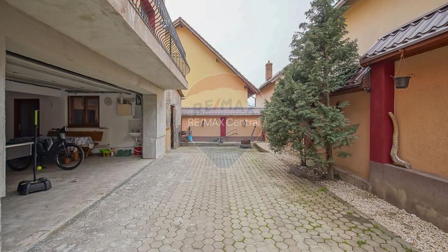 Casă cu garaj și panouri fotovoltaice – Codlea! - 43