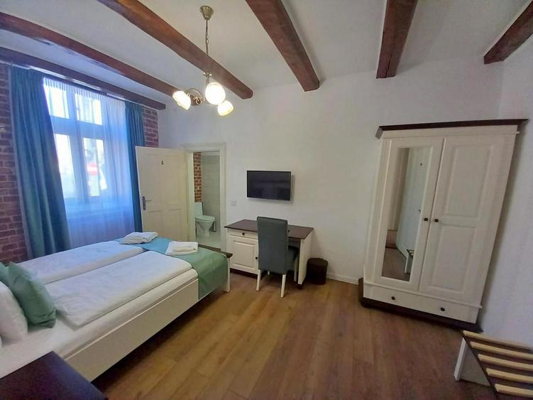 Afacere la cheie. Pensiune de 400 mp utili in Sibiu