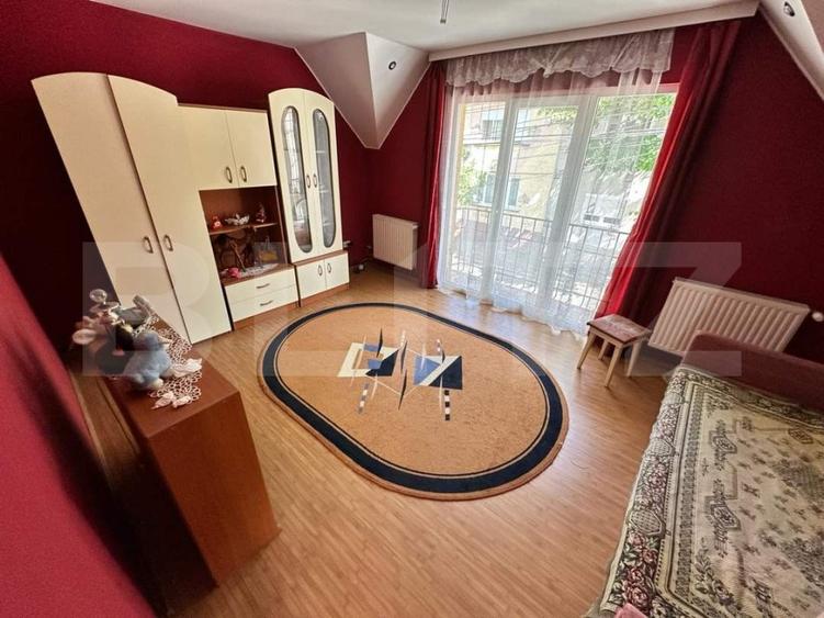 Casă tip P+E+M, 5 camere, 176 mp, semicentrală