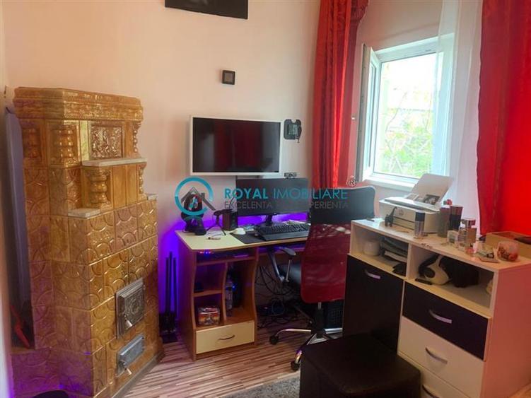 Royal Imobiliare - Vanzare Casa D+P+M, Ultracentral