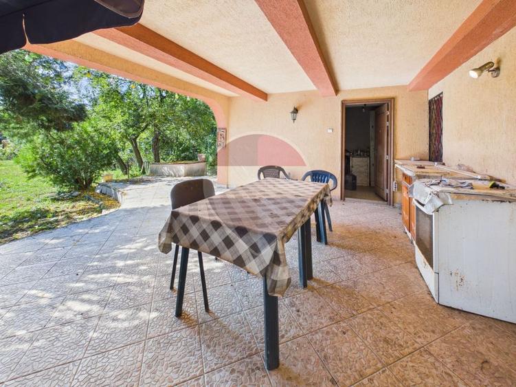 Casă P+1 cu teren 2.800 mp în Butimanu