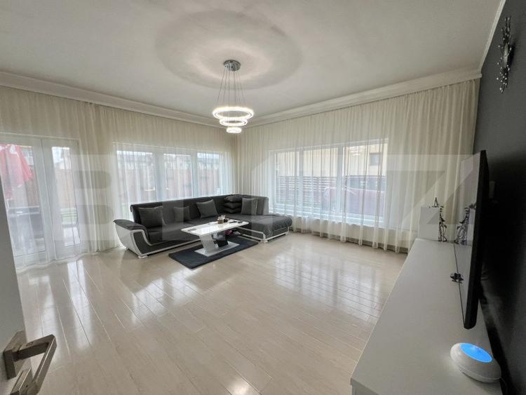 Casǎ cu 4 camere, zona Sânpetru