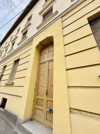 De inchiriat imobil, dispus central urbei, Arad