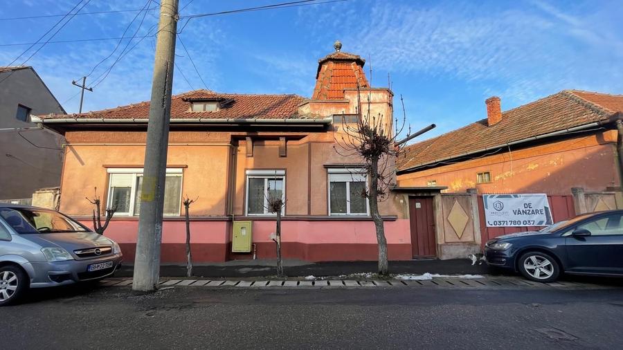 CASA ULTRACENTRALA SALONTA
