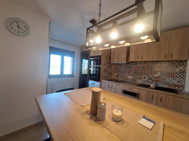 Apartament premium cu 3 camere, renovat integral, aproape de Piata Victoriei
