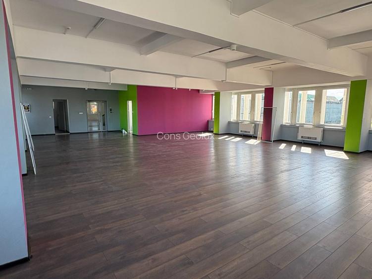 Spatiu de Birou/Comercial 240m2 zona Baza 3 - Calea Chisinaului 132 - 5