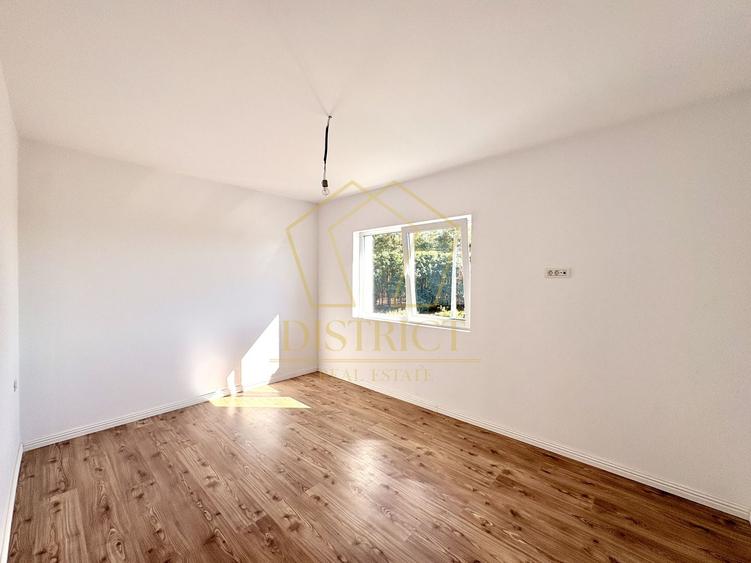 Duplex cu 4 camere, despărțit prin camera tehnica | Mosnita Noua