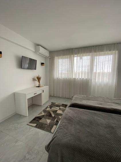Apartament 4 camere decomandat, 110 mp, zona Consul, Utilitati incluse