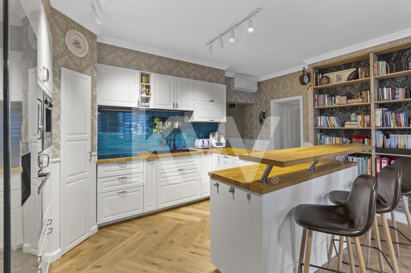 Apartament unic în Centrul Istoric | 142 mp | Terasă cu vedere spre Tâmpa |