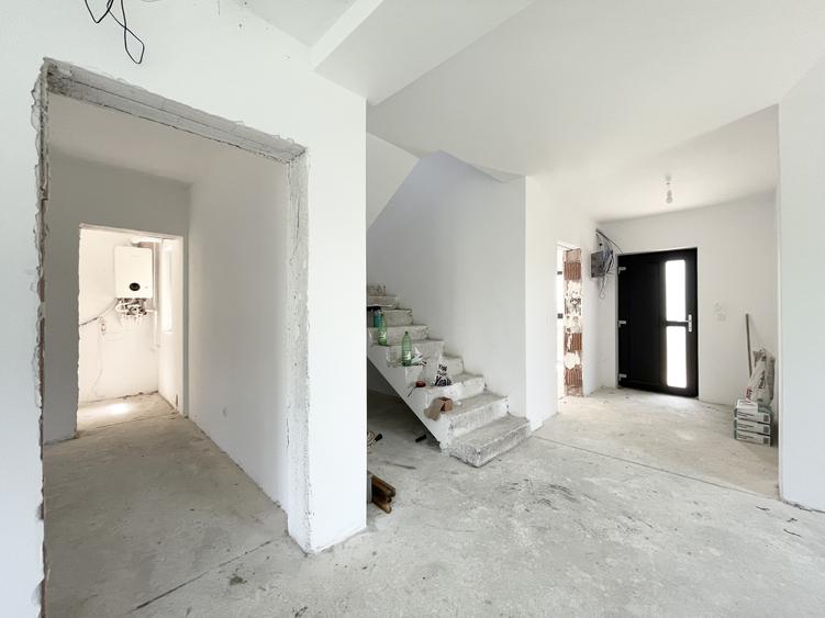 Duplex cu 5 camere despartit prin spatiu tehnic - Urseni