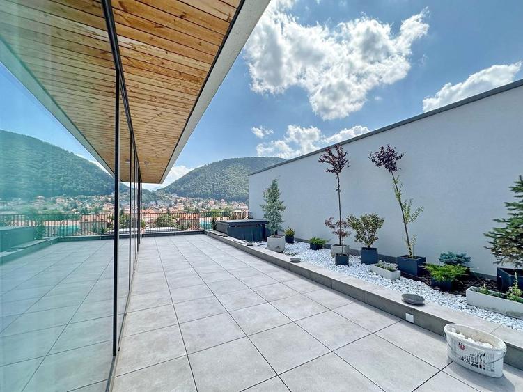 Penthouse de închiriat – Centru Brașov, vedere directă spre Tâmpa