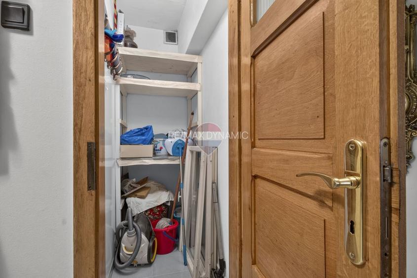 Apartament 3 camere, două băi de vânzare - Str Poetului - 20
