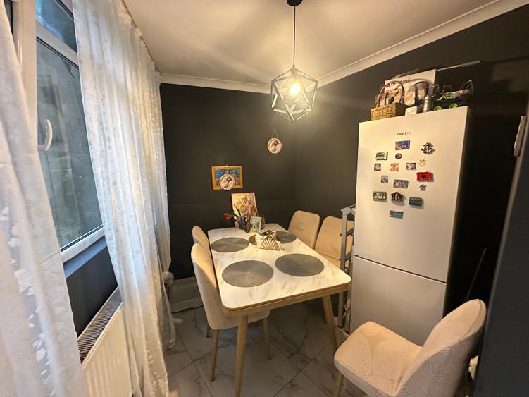 2 camere renovat | Piața Romană–B-dul Bălcescu | Etaj 1/ Renovated Piața Romană