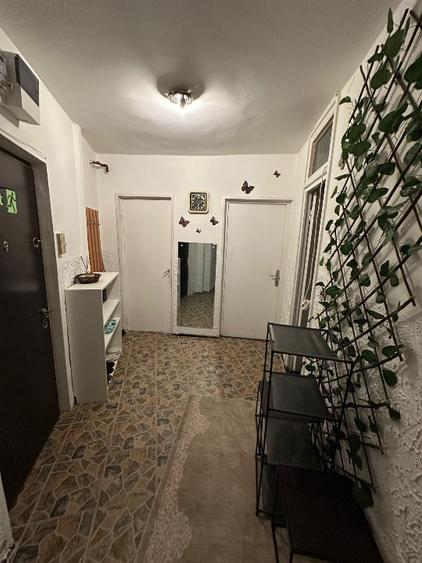 Apartament 2 de inchiriat la aprox.2km de Coresi